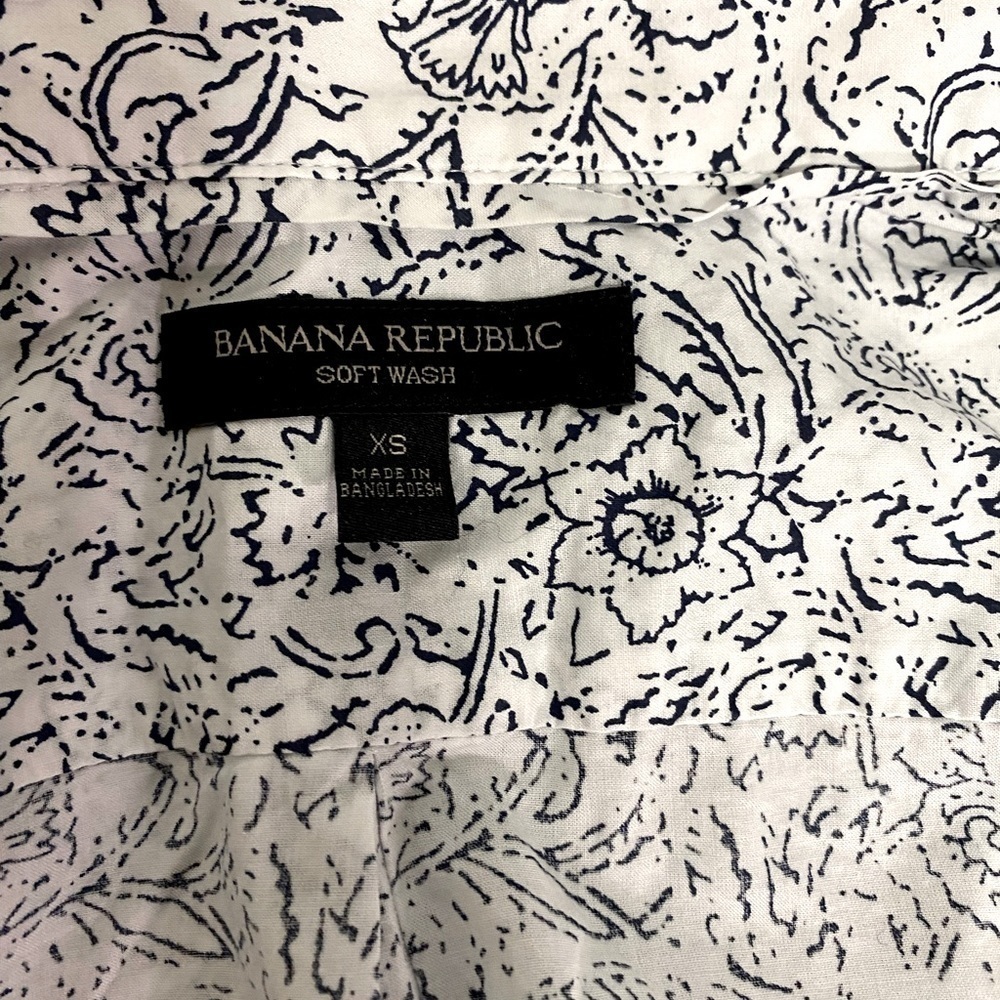 Banana Republic Soft Wash Dress Shirt - Picture 7 of 10